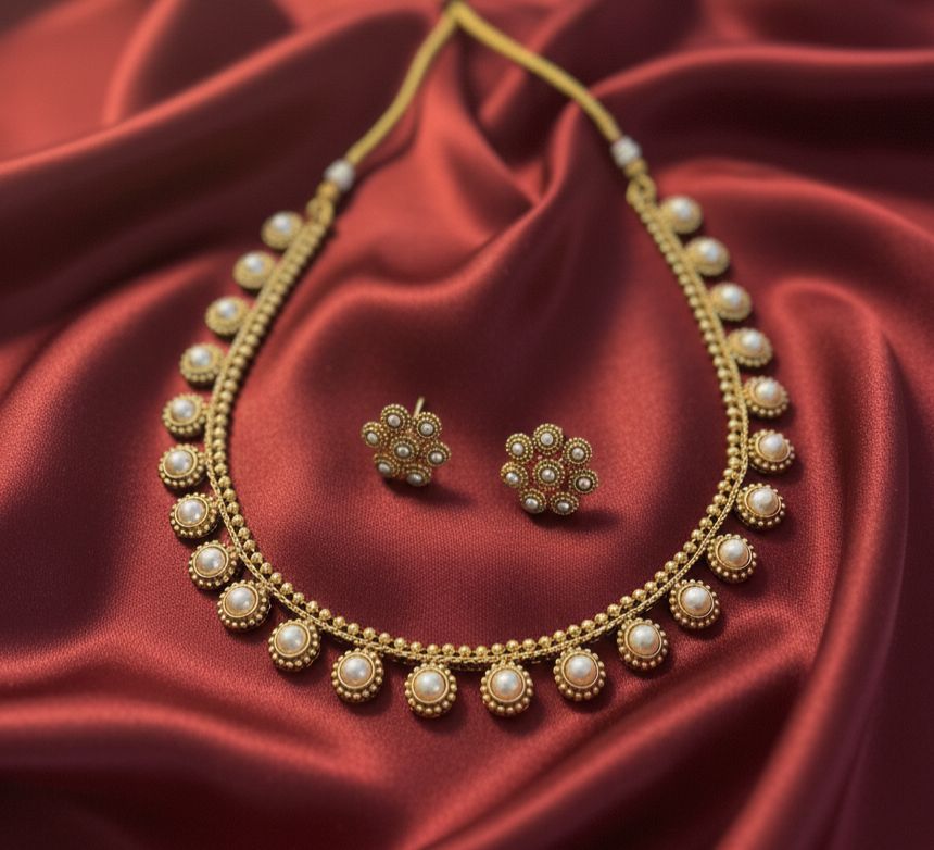 White pearl  simple necklace